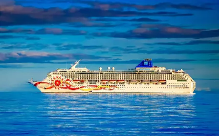 Norwegian Sun cruise ship sailing to homeport